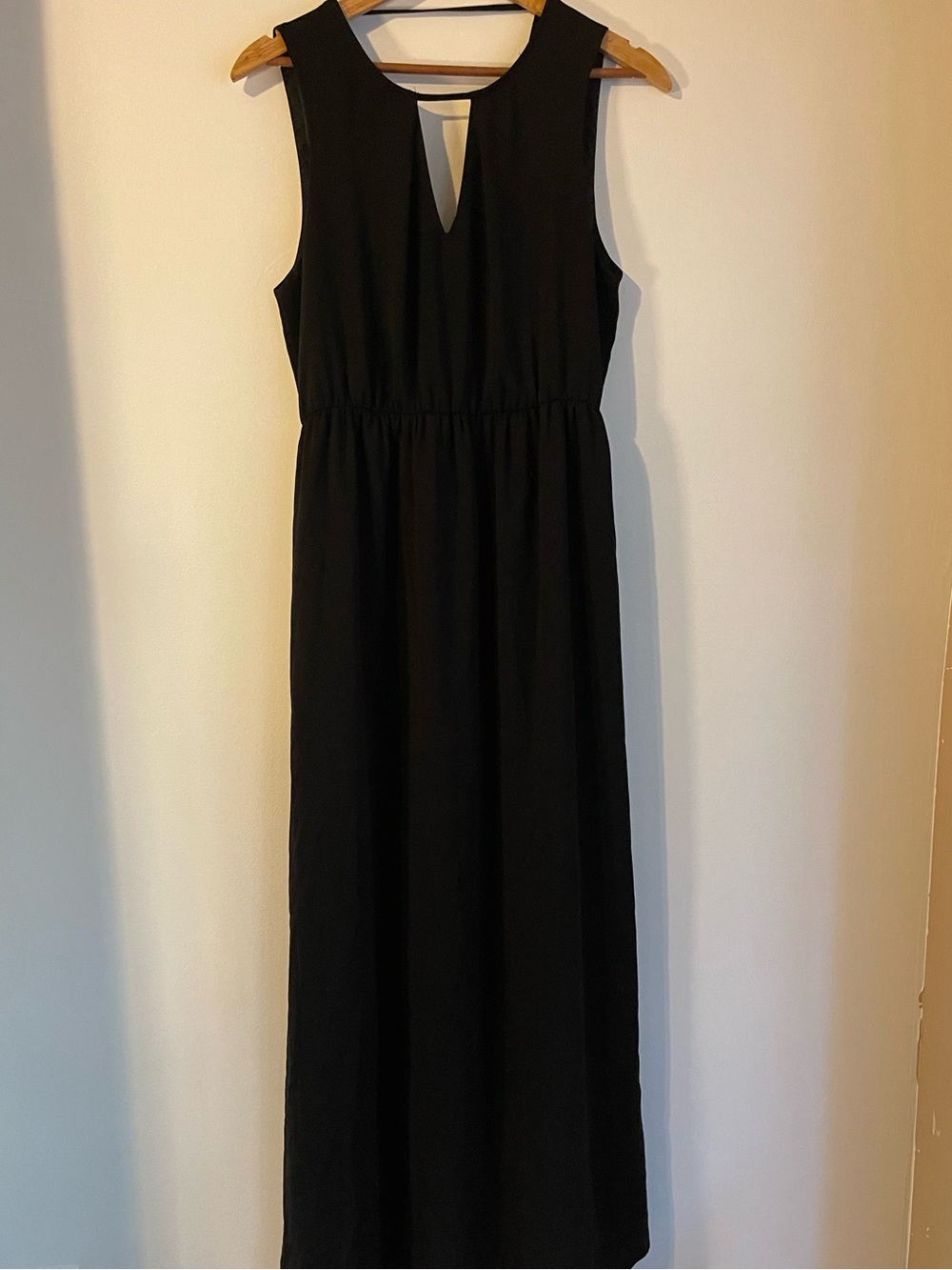 Forever 21 Contemporary Black Keyhole Maxi Dress M